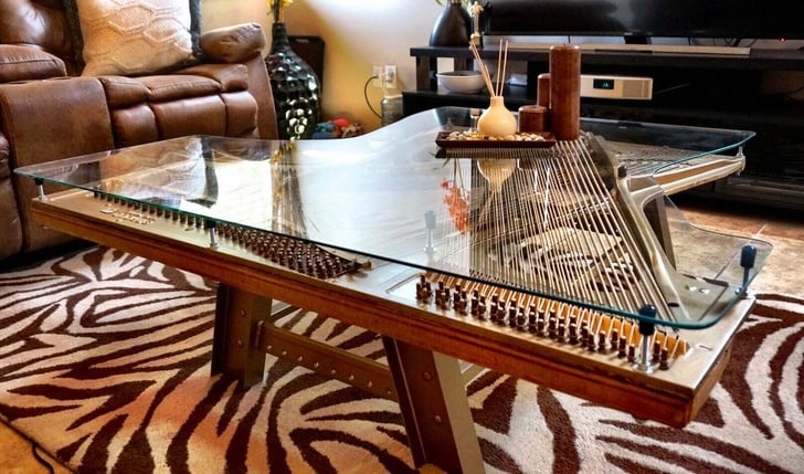 میز ساخته شده با پیانو