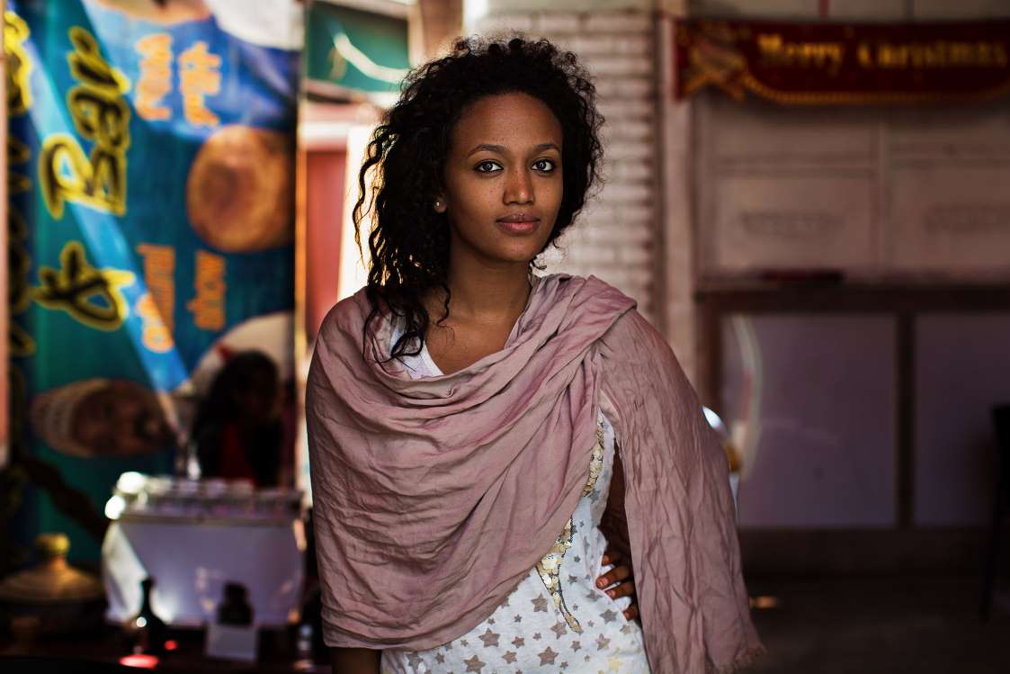 عکاسی پرتره از زنان - اتیوپی زنی در شهر