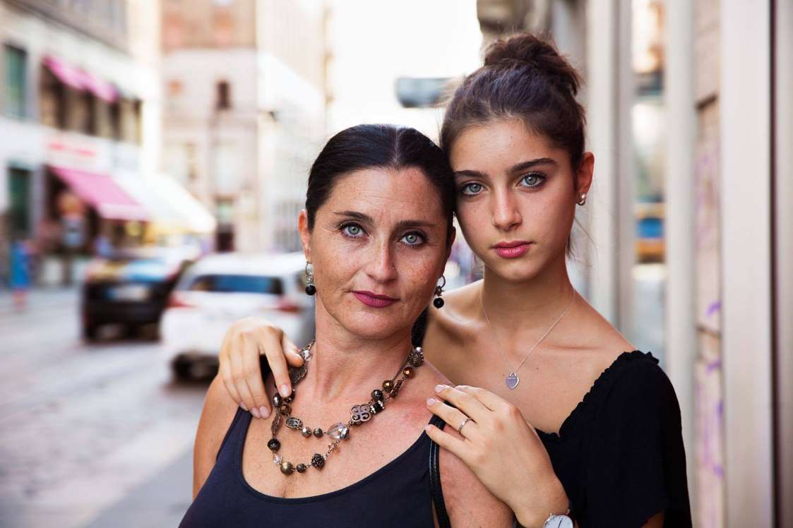 عکاسی پرتره از زنان - ایتالیا مادر و دختر