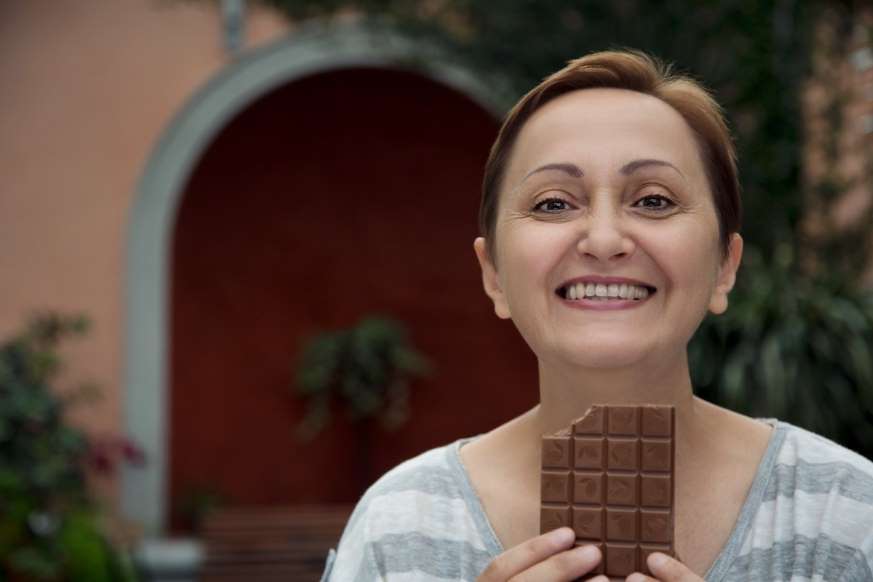 10. افرادی که به طور روزانه شکلات می‌خورند لاغرتر از کسانی هستند که مصرف شکلات پایین‌تری دارند